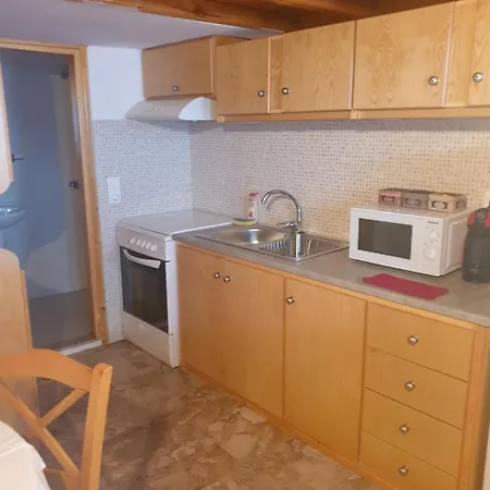 Paoulas Down Town Apartman *
